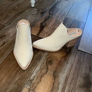 Cando Womens Leather Slip On Mules- Steve Madden